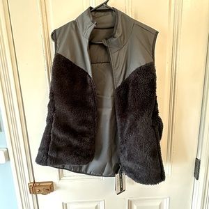 NWT Nike Women’s Golf Vest, Black, Fleece or Quilted Reversible, Size L